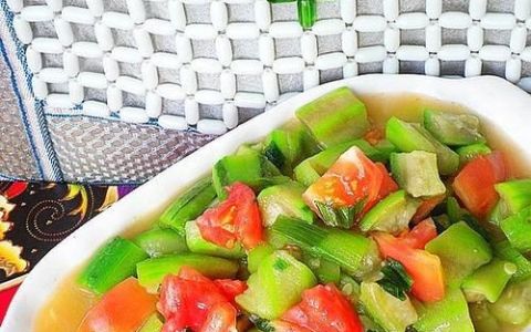 丝瓜和西红柿能一起吃
，番茄和丝瓜可以一起用来煮汤吗